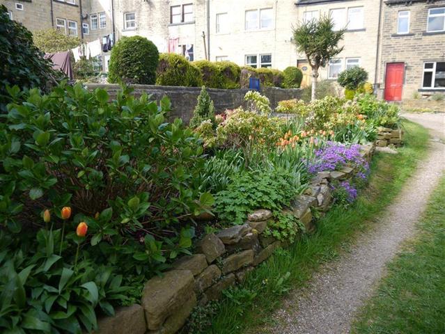  Image of 1 bedroom End of Terrace to rent in Carr Road Calverley Pudsey LS28 at Calverley  Calverley, LS28 5NE