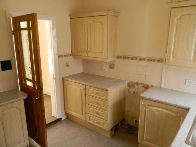  Image of 2 bedroom Apartment to rent in Carrington Avenue De La Pole Avenue Hull HU3 at Hull, HU3 6RU
