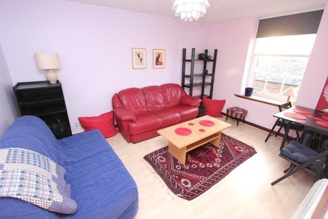  Image of 2 bedroom Flat to rent in Causewayside Edinburgh EH9 at Newington Edinburgh Edinburgh, EH9 1PH