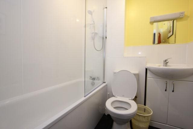  Image of 2 bedroom Flat to rent in Causewayside Edinburgh EH9 at Newington Edinburgh Edinburgh, EH9 1PH