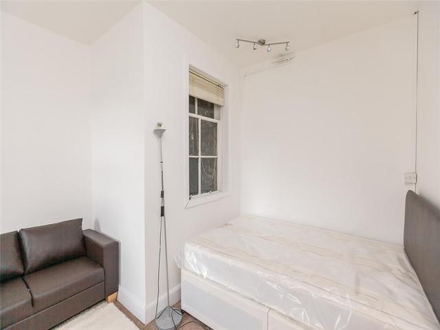  Image of 1 bedroom Flat to rent in Causewayside Edinburgh EH9 at Newington Edinburgh Edinburgh, EH9 1PN