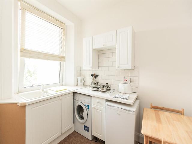  Image of 1 bedroom Flat to rent in Causewayside Edinburgh EH9 at Newington Edinburgh Edinburgh, EH9 1PN