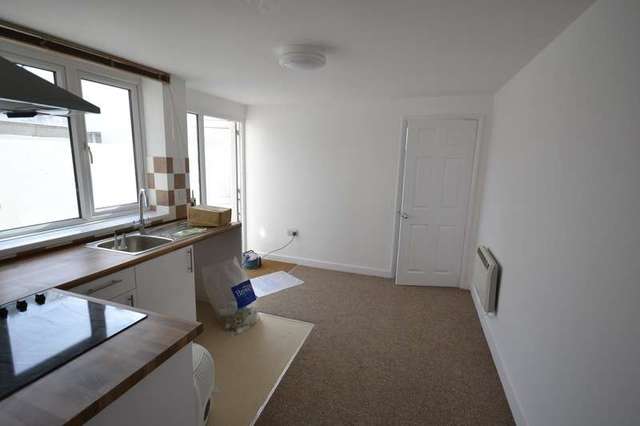  Image of 1 bedroom Flat for sale in Cavendish Place Eastbourne BN21 at Eastbourne, BN21 3TZ