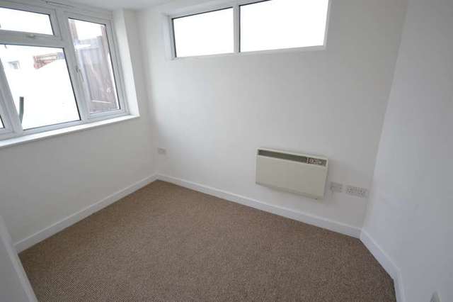  Image of 1 bedroom Flat for sale in Cavendish Place Eastbourne BN21 at Eastbourne, BN21 3TZ