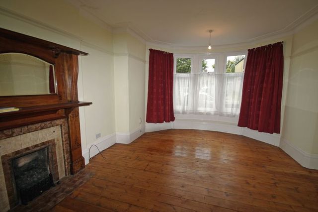  Image of 2 bedroom Barn Conversion to rent in Caversham Avenue London N13 at Caversham Avenue Palmers Green Palmers Green, N13 4LN
