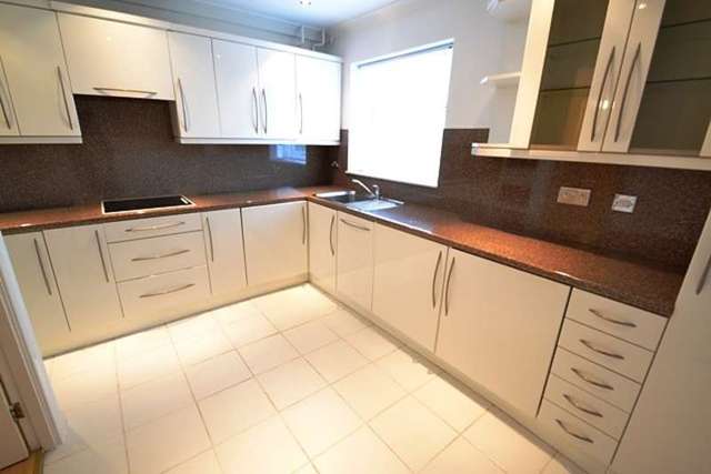  Image of 2 bedroom Flat to rent in Waterloo Road Winton Bournemouth BH9 at Bournemouth, BH9 1AU