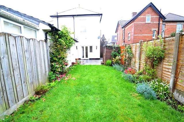  Image of 2 bedroom Flat to rent in Waterloo Road Winton Bournemouth BH9 at Bournemouth, BH9 1AU