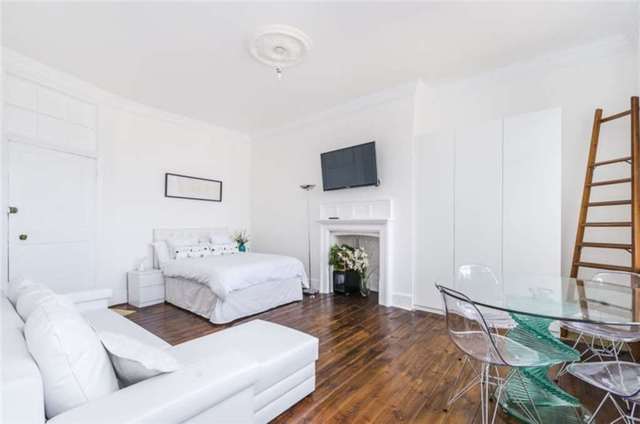  Image of Studio flat to rent in Chelsea Embankment London SW3 at Chelsea Embankment Chelsea London, SW3 4LE