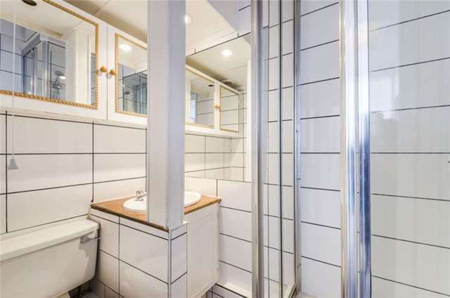  Image of Studio flat to rent in Chelsea Embankment London SW3 at Chelsea Embankment Chelsea London, SW3 4LE