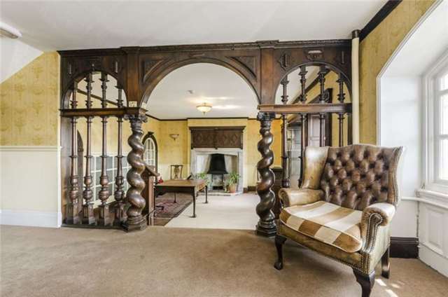  Image of Studio flat to rent in Chelsea Embankment London SW3 at Chelsea Embankment Chelsea London, SW3 4LE