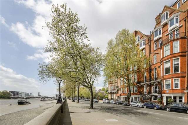  Image of Studio flat to rent in Chelsea Embankment London SW3 at Chelsea Embankment Chelsea London, SW3 4LE