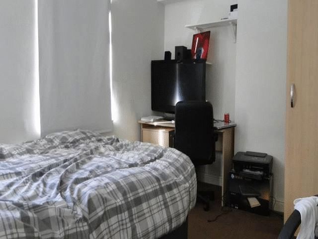  Image of 6 bedroom Detached house to rent in Chester Street Newcastle upon Tyne NE2 at Chester Street Array Jesmond, NE2 1AU