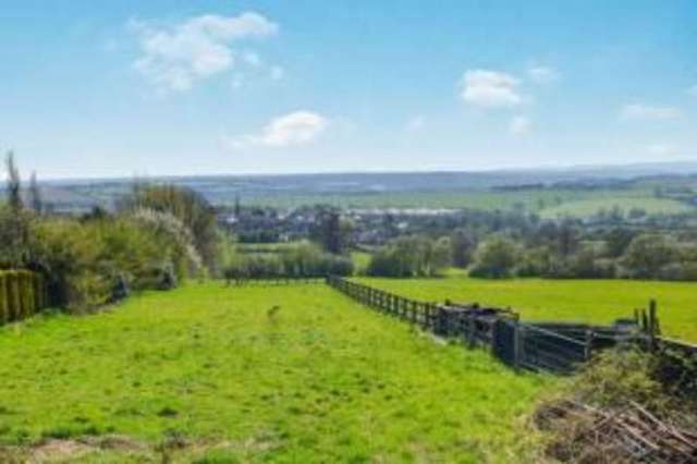  Image of 3 bedroom Bungalow for sale in Chesterfield Road Huthwaite Sutton-in-Ashfield NG17 at Huthwaite Sutton-in-Ashfield Huthwaite, NG17 2PW