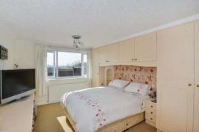  Image of 3 bedroom Bungalow for sale in Chesterfield Road Huthwaite Sutton-in-Ashfield NG17 at Huthwaite Sutton-in-Ashfield Huthwaite, NG17 2PW