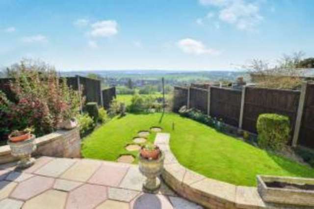  Image of 3 bedroom Bungalow for sale in Chesterfield Road Huthwaite Sutton-in-Ashfield NG17 at Huthwaite Sutton-in-Ashfield Huthwaite, NG17 2PW