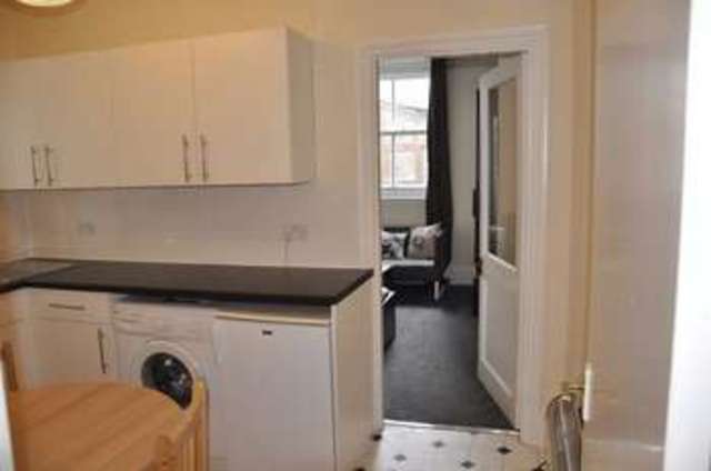  Image of 1 bedroom Flat to rent in Clapham Manor Street London SW4 at Clapham High Street  Clapham Common, SW4 6DB