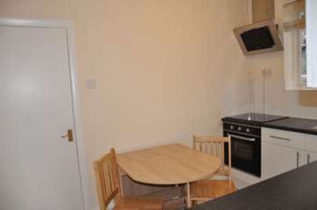  Image of 1 bedroom Flat to rent in Clapham Manor Street London SW4 at Clapham High Street  Clapham Common, SW4 6DB