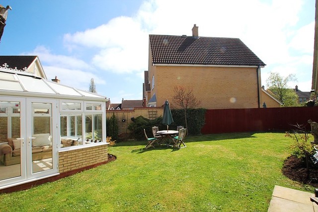  Image of 4 bedroom Detached house to rent in Clare Drive Highfields Caldecote Cambridge CB23 at Highfields Caldecote  Cambridge, CB23 7GB