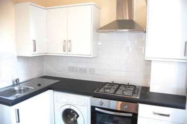  Image of 2 bedroom Flat to rent in Clarence Drive Glasgow G12 at Clarence Drive Hyndland Glasgow, G12 9RW