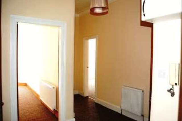  Image of 2 bedroom Flat to rent in Clarence Drive Glasgow G12 at Clarence Drive Hyndland Glasgow, G12 9RW