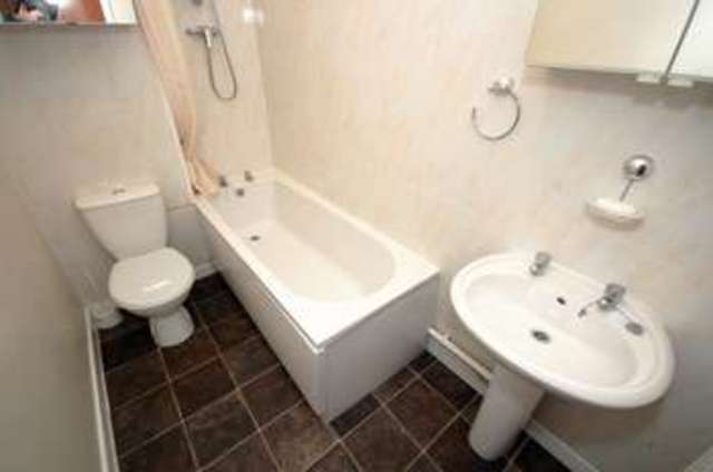  Image of 1 bedroom Flat to rent in Claude Road Cardiff CF24 at Claude Road Roath Cardiff, CF24 3QB