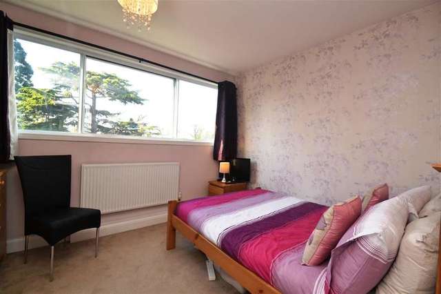  Image of 2 bedroom Apartment to rent in Claudia Place London SW19 at Wimbledon Park, SW19 6ES