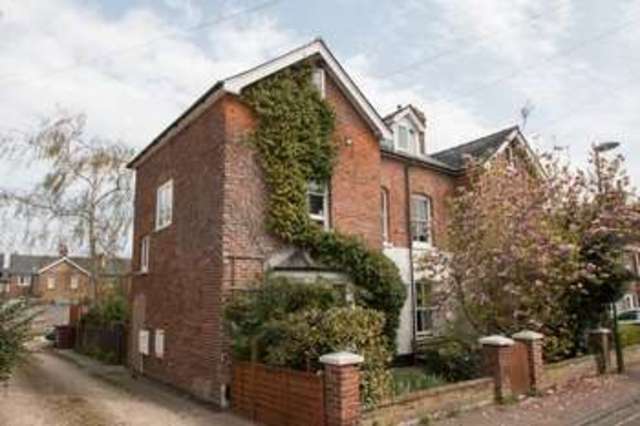  Image of 3 bedroom Flat for sale in Cleveland Road Chichester PO19 at Cleveland Road  Chichester, PO19 7AF