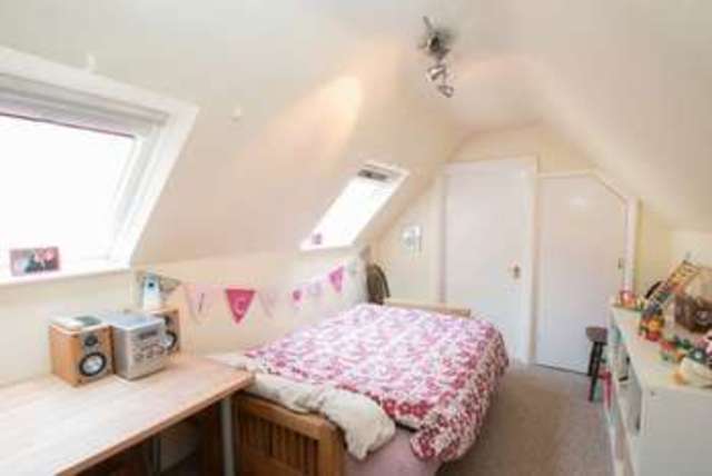  Image of 3 bedroom Flat for sale in Cleveland Road Chichester PO19 at Cleveland Road  Chichester, PO19 7AF