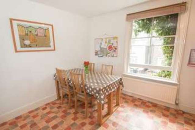  Image of 3 bedroom Flat for sale in Cleveland Road Chichester PO19 at Cleveland Road  Chichester, PO19 7AF