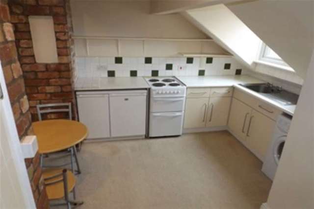  Image of 2 bedroom Flat to rent in Clifton Drive North St. Annes Lytham St. Annes FY8 at Lytham St. Annes, FY8 2PS