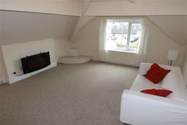  Image of 2 bedroom Flat to rent in Clifton Drive North St. Annes Lytham St. Annes FY8 at Lytham St. Annes, FY8 2PS
