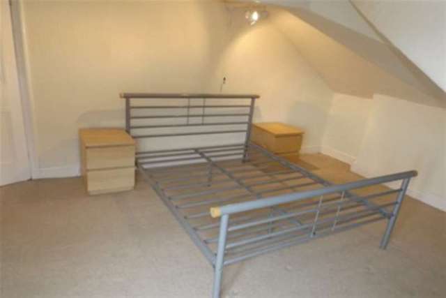  Image of 2 bedroom Flat to rent in Clifton Drive North St. Annes Lytham St. Annes FY8 at Lytham St. Annes, FY8 2PS