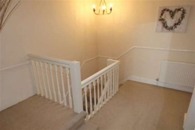  Image of 2 bedroom Flat to rent in Clifton Drive North St. Annes Lytham St. Annes FY8 at Lytham St. Annes, FY8 2PS