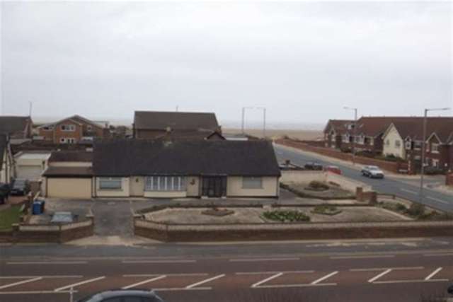  Image of 2 bedroom Flat to rent in Clifton Drive North St. Annes Lytham St. Annes FY8 at Lytham St. Annes, FY8 2PS