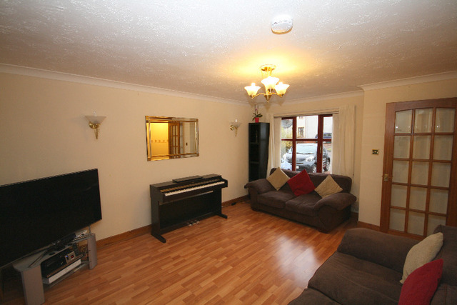  Image of 3 bedroom Semi-Detached house to rent in Clovis Duveau Drive Invergowrie Dundee DD2 at West End Dundee Dundee, DD2 5JA