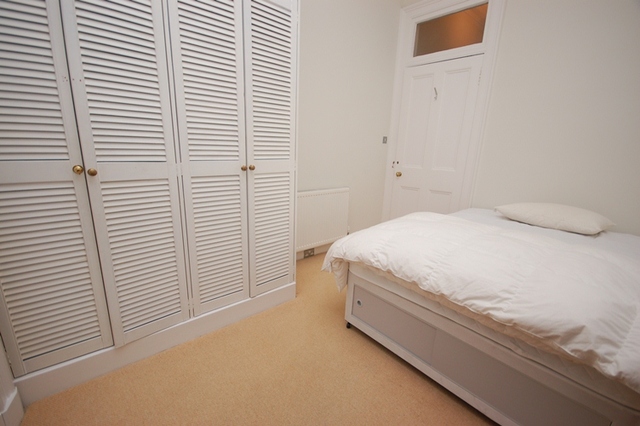  Image of 3 bedroom Flat to rent in Cornwall Street Edinburgh EH1 at City Centre Edinburgh Edinburgh, EH1 2EQ