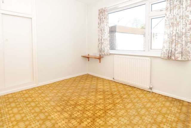  Image of 2 bedroom Bungalow for sale in Cowdray Close Loughborough LE11 at Loughborough, LE11 2BW