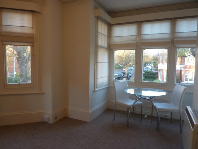  Image of Flat to rent in New Church Road Hove BN3 at 60-64 New Church Road  Hove, BN3 4FL
