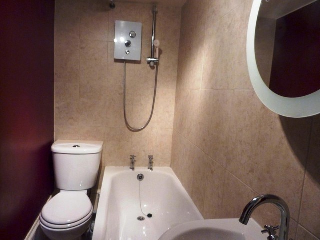  Image of Flat to rent in New Church Road Hove BN3 at 60-64 New Church Road  Hove, BN3 4FL