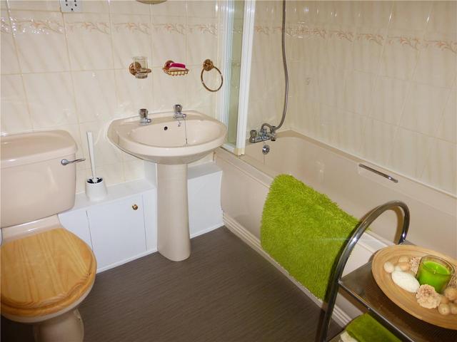  Image of 2 bedroom Flat to rent in Craigend Park Edinburgh EH16 at Liberton Edinburgh Edinburgh, EH16 5XY