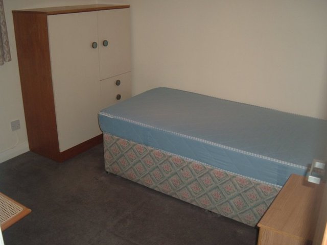  Image of 2 bedroom Flat to rent in Craighouse Gardens Edinburgh EH10 at Morningside Edinburgh Edinburgh, EH10 5TZ