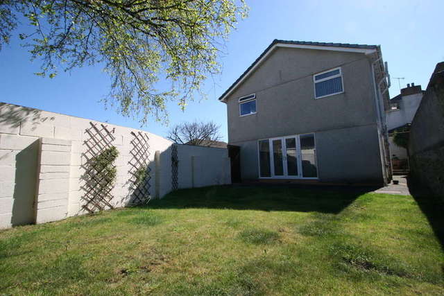  Image of 4 bedroom Detached house for sale in Cremyll Road Torpoint PL11 at Torpoint Torpoint, PL11 2DY