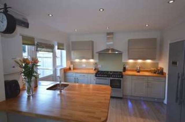  Image of 5 bedroom Detached house for sale in Oak Drive Crewkerne TA18 at Oak Drive  Crewkerne, TA18 7DN