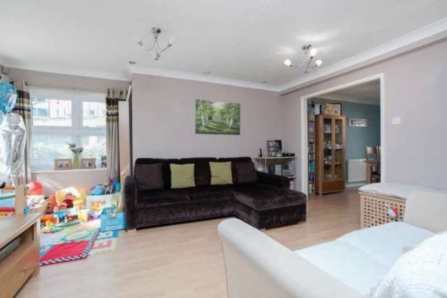  Image of 3 bedroom End of Terrace for sale in Croftongate Way London SE4 at Croftongate Way  Brockley, SE4 2DL