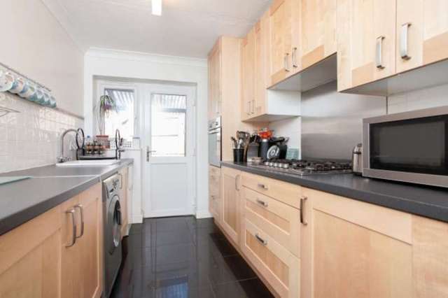  Image of 3 bedroom End of Terrace for sale in Croftongate Way London SE4 at Croftongate Way  Brockley, SE4 2DL