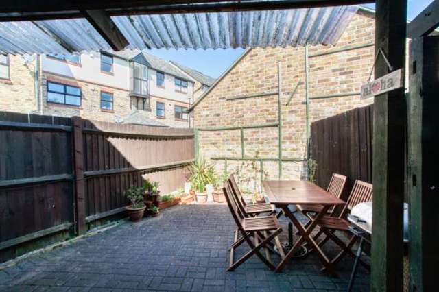  Image of 3 bedroom End of Terrace for sale in Croftongate Way London SE4 at Croftongate Way  Brockley, SE4 2DL