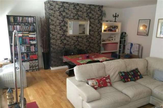  Image of 2 bedroom Property to rent in Crown Street Leeds LS2 at Leeds, LS2 7DA