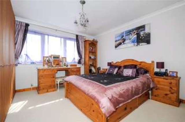  Image of 5 bedroom Detached house for sale in Culley Way Maidenhead SL6 at Maidenhead Berkshire Woodlands Park, SL6 3PX