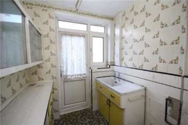  Image of 3 bedroom Terraced house for sale in Dale Avenue Edgware HA8 at Edgware Middx Burnt Oak, HA8 6AF