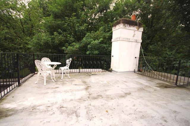  Image of Flat to rent in Daleham Gardens London NW3 at London, NW3 5BU